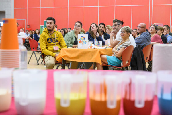 activité de groupe LogemLoiret peinture