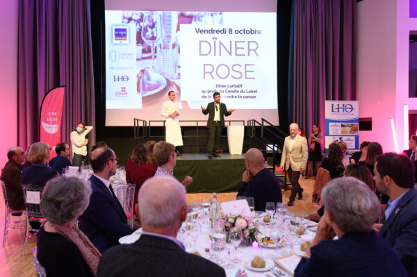 Diner Rose à but caritatif amin mehr magicien à Olivet