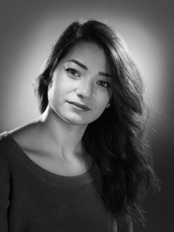 portrait femme noir et blanc éclairage façon harcourt