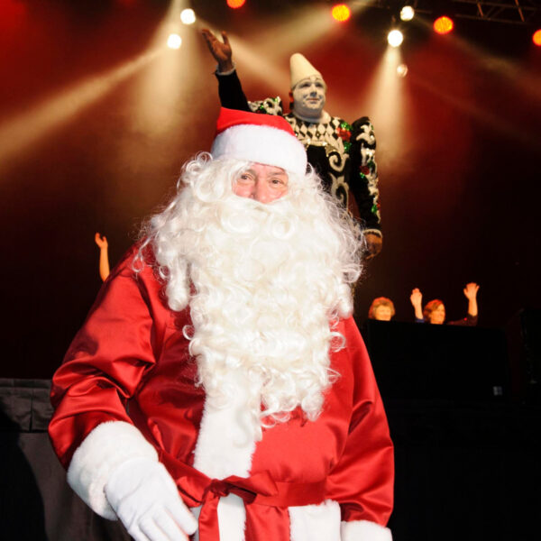 père noël avec clown derrière