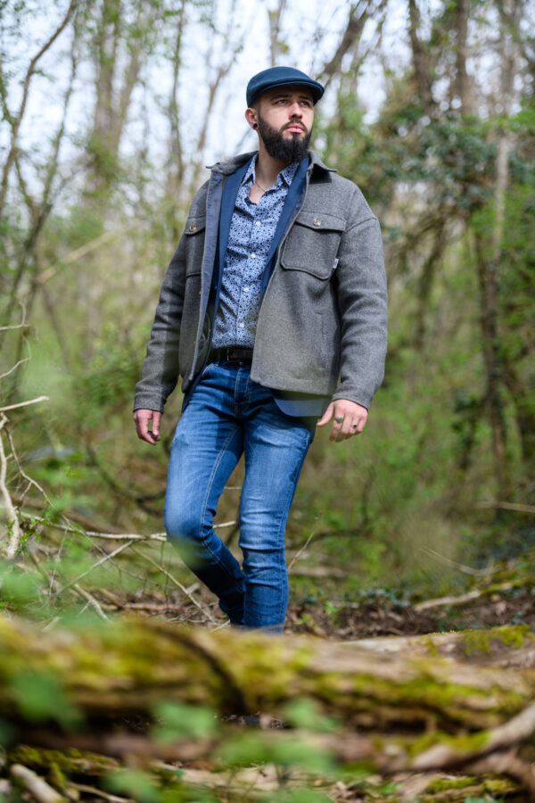 portrait homme en forêt