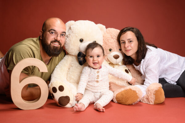 couple avec enfant pour fêter les 6 mois