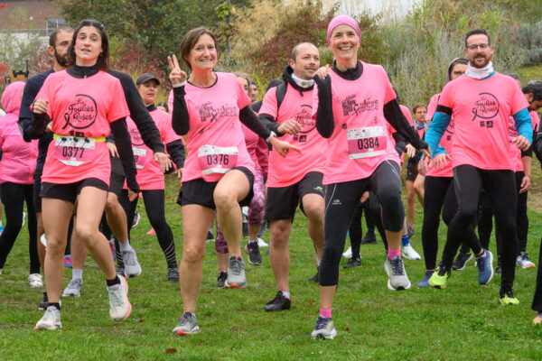 les foulées roses Olivet échauffement des coureurs